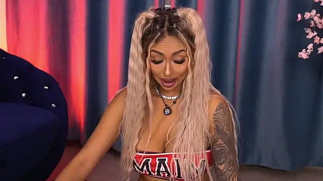 GoldenAmber live sex cam