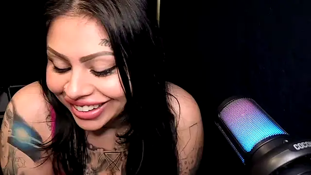 chicanachic13 live sex cam