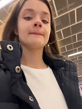 KittyQueeny live sex cam