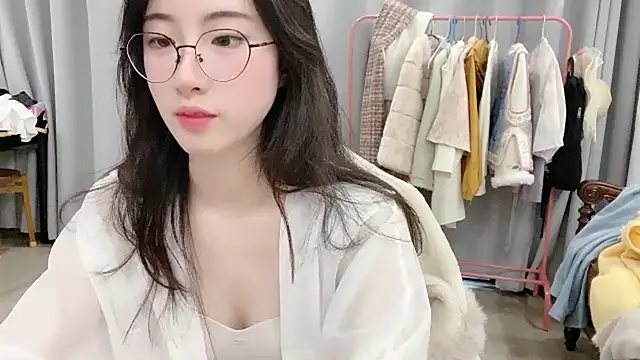 Freya7777 live sex cam