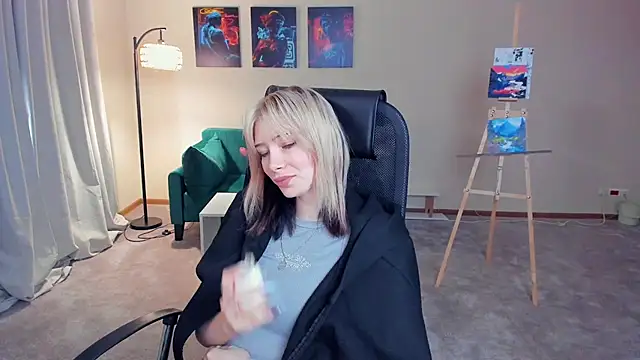 AuraMcvea's cam snapshot