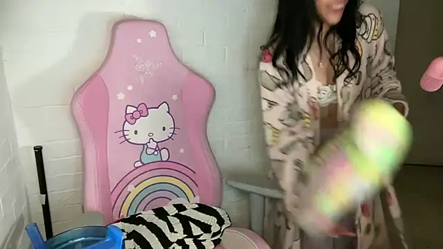 kaithra live sex cam