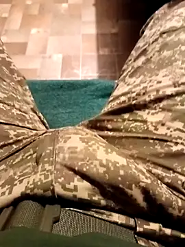 vladyslav18_'s cam snapshot