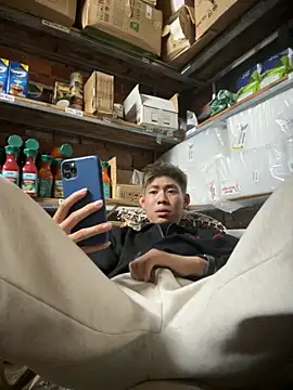 linh21107 live sex cam