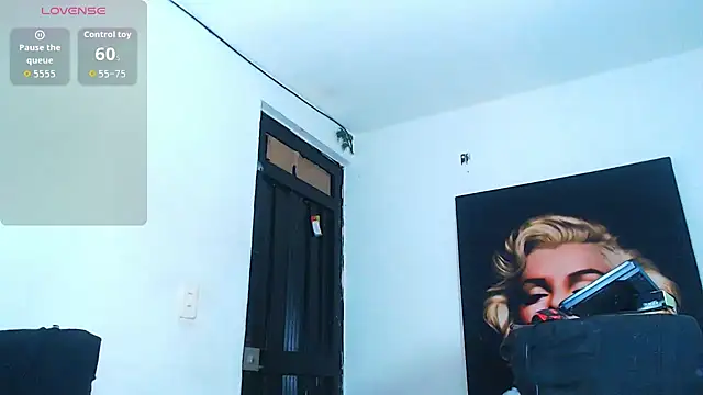 licy_blonde_hot live sex cam