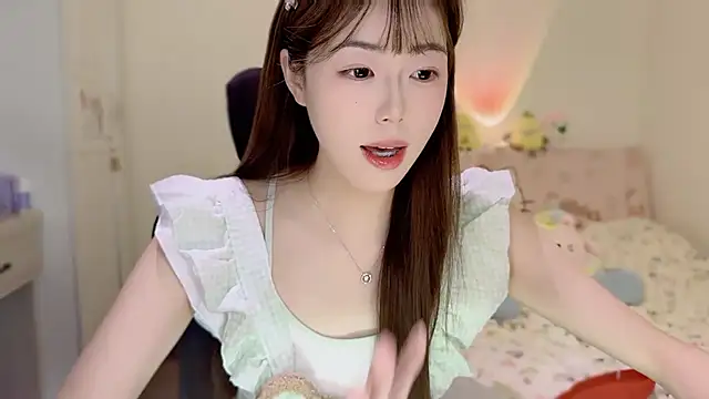 Onecutelittle live sex cam