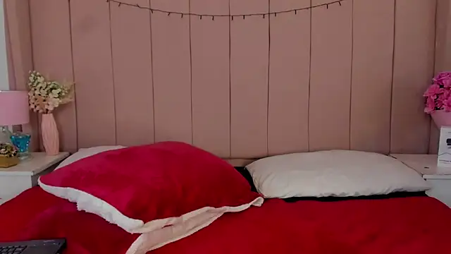 MollyBigBoobs12 live sex cam