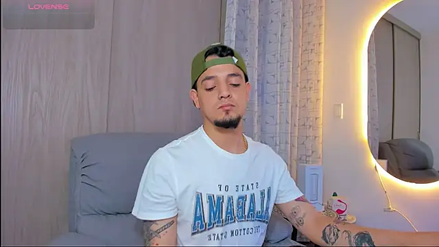 alejandro_calderon1's cam snapshot