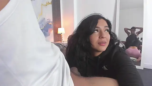 Kylieandjhonny live sex cam