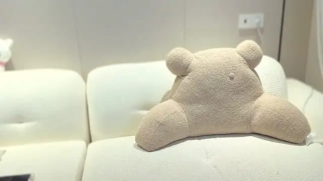 Uizzzqvq3's cam snapshot