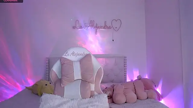 alee_lenoxx live sex cam