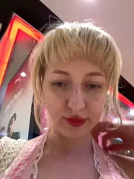 RonnieKiss live sex cam