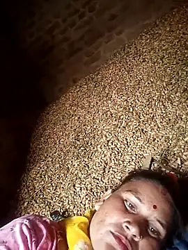 Chinki_pande's cam snapshot