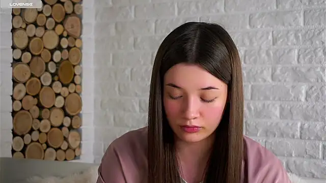 LowOncoming live sex cam