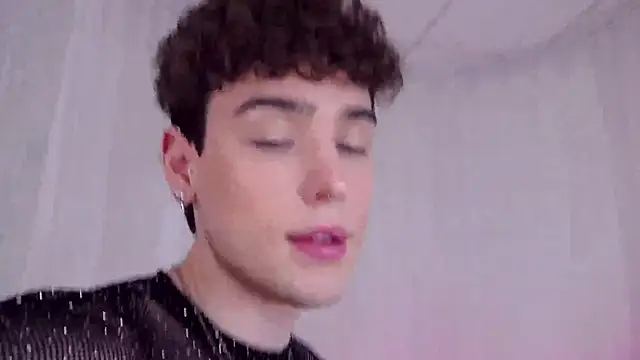 RobbyCharming's cam snapshot