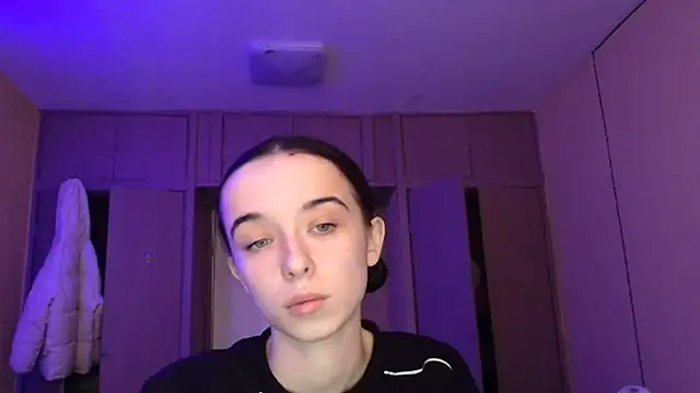 Emilia_Light live sex cam