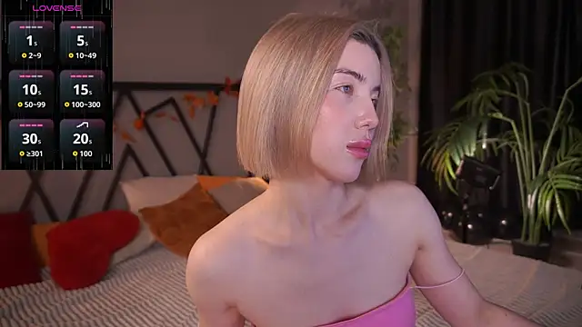 LindaThacker live sex cam