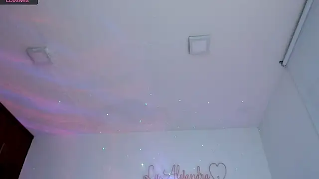 alee_lenoxx live sex cam