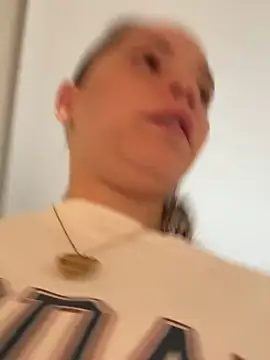 Wildmaca live sex cam