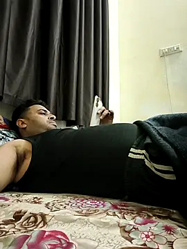 ITZ_GURU live sex cam