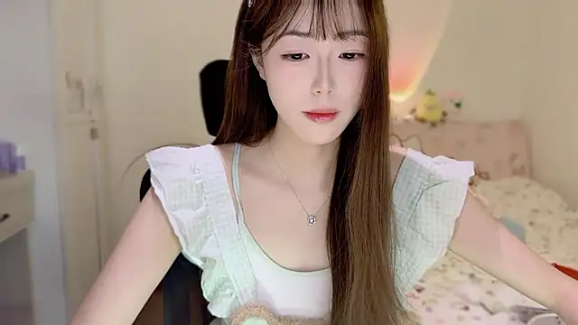 Onecutelittle's cam snapshot