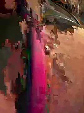 CrazzyChicks live sex cam