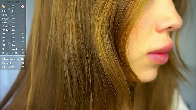 JunieTrippett live sex cam