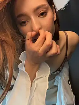 LilluKatten live sex cam