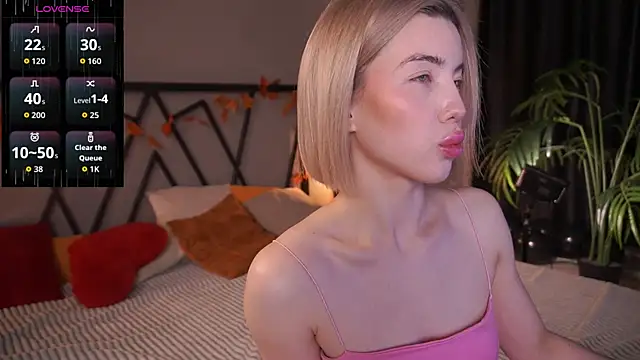 LindaThacker live sex cam