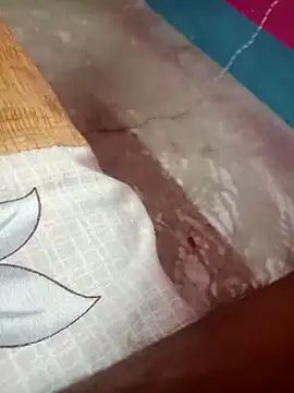 Laal_Parilove's cam snapshot