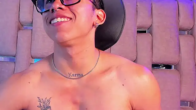 AkazaBoy_ live sex cam