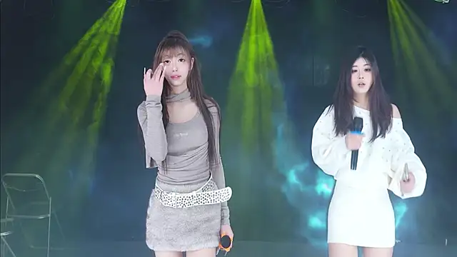 EYgirl222's cam snapshot