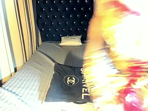 ClassyTemptressX live sex cam