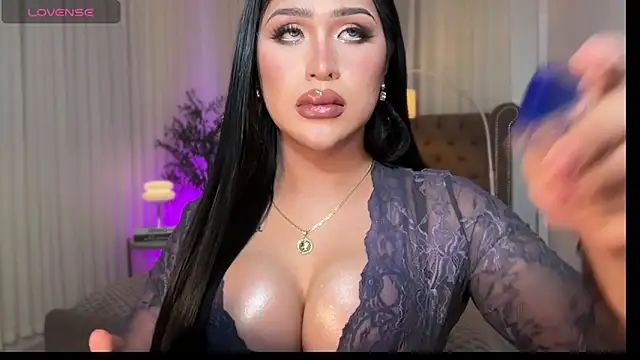 Your_Majesty_Tyra live sex cam