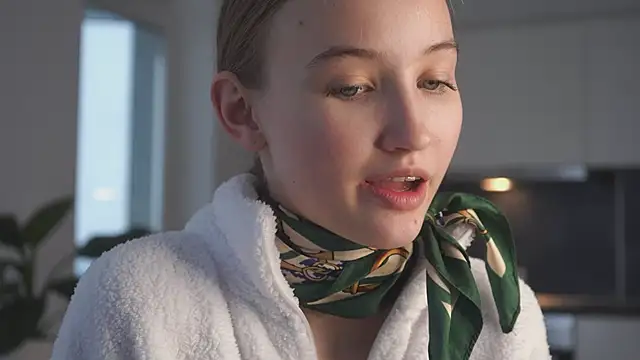 HenriettaCoppinger live sex cam