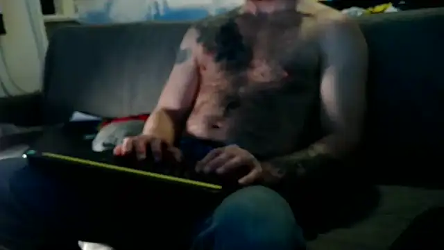 Luv2SuckBWC92's cam snapshot