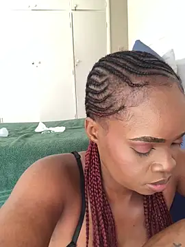 LuciousLips96 live sex cam