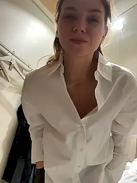 ValenciaShock live sex cam