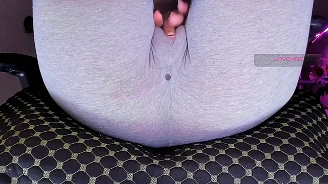 Cameltoe_squirt_inPants live sex cam