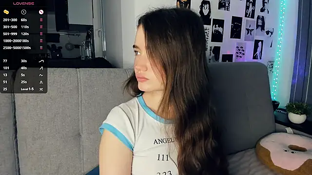 lovelyalivia live sex cam