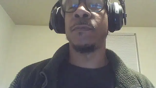 MrDaddyBbSnake live sex cam