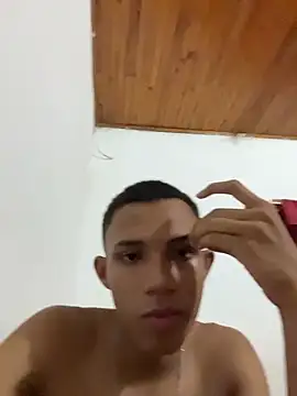 Alvarozzxv live sex cam