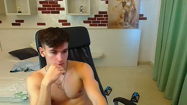 BradyFlint live sex cam