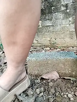 Mona8386 live sex cam