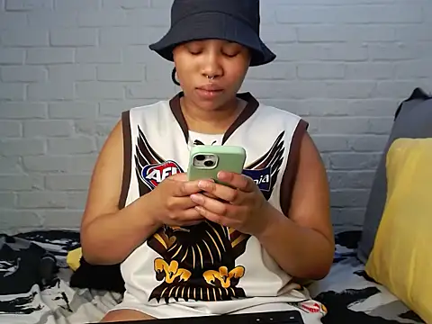 DrippinCaramelCutie's cam snapshot