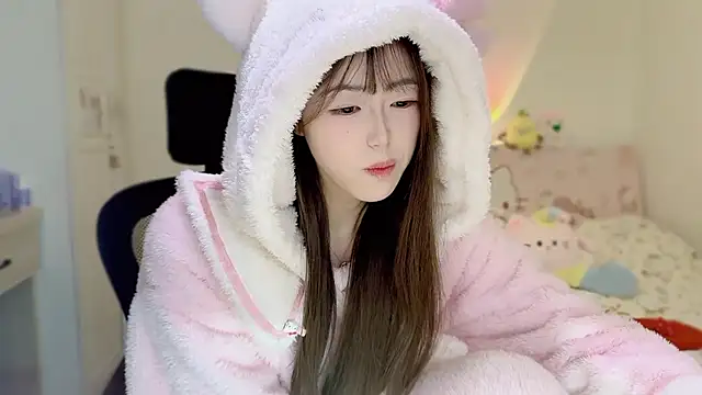 Onecutelittle's cam snapshot