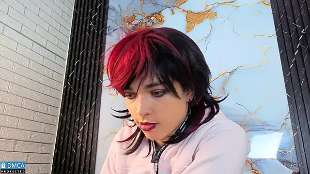 MaeveKuro live sex cam