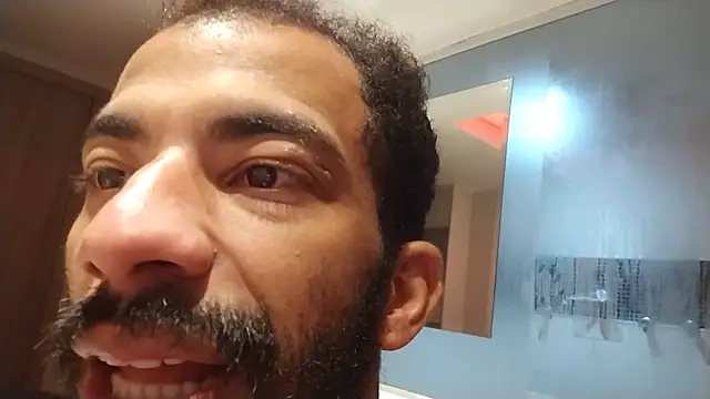 Iamferaleo live sex cam