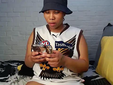 DrippinCaramelCutie's cam snapshot