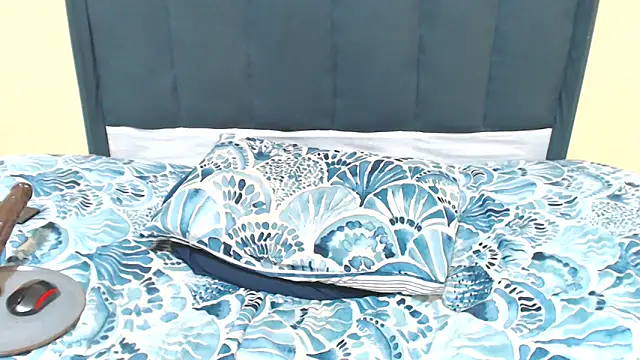 kittykhloe22's cam snapshot